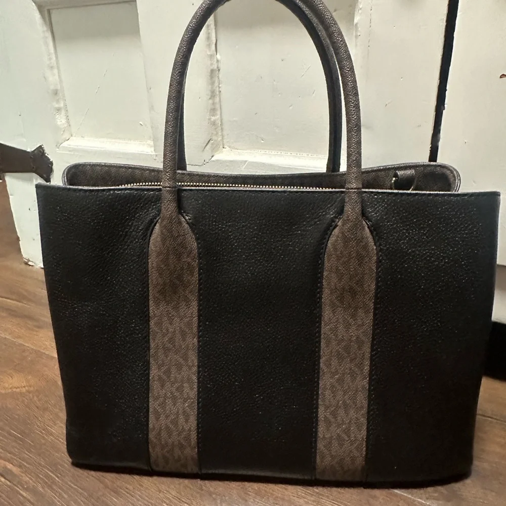 Michael Kors Austin Large Pebbled Leather Satchel Handbag Purse - Picture 2 of 8